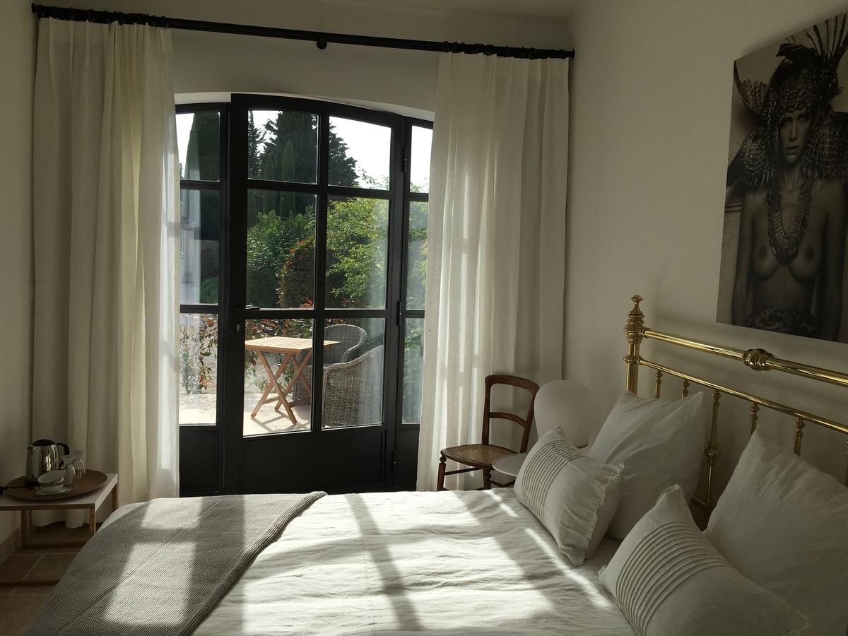 Le Mas Des Lauriers Bed & Breakfast Paradou Exterior photo